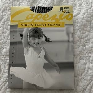 Capezio girls Professional Fishnet Seamless Tight - Girls